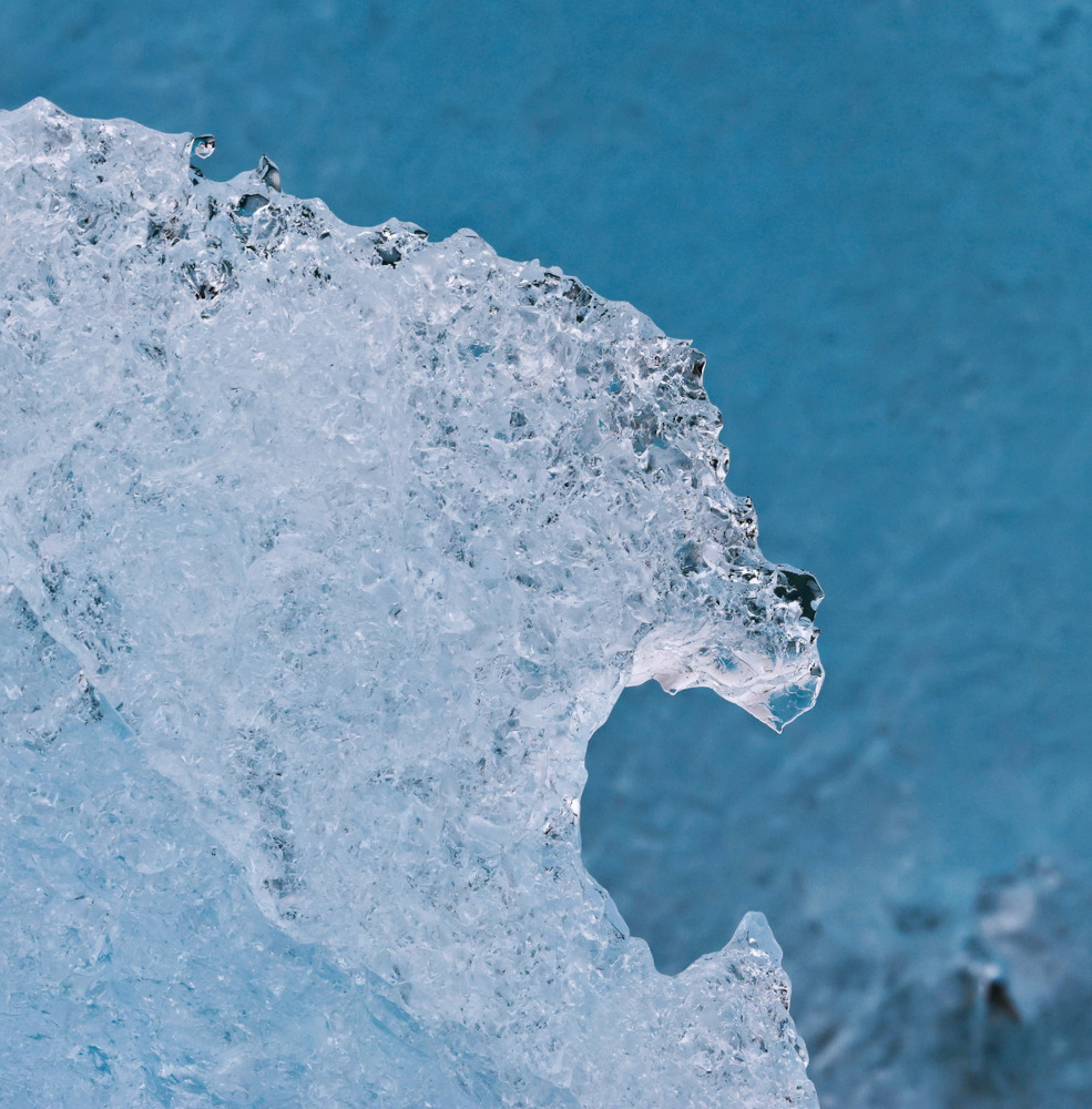joao-pompeu_cryosphere_blue-ice-detail