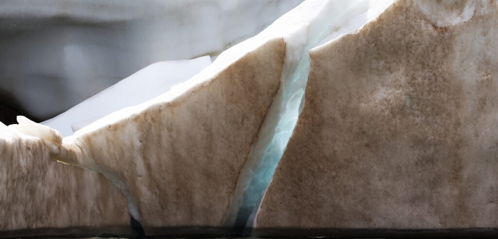joao-pompeu_cryosphere_detail-glacier-pyrenees