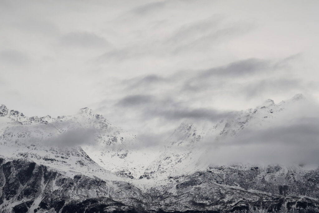 joao-pompeu_cryosphere_skyervoy-mountains