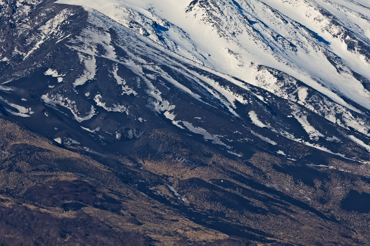joao-pompeu_geosphere_snow-volcan-detail